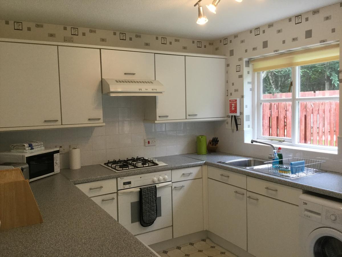 Castle Heather House Free Parking Инвернес Екстериор снимка